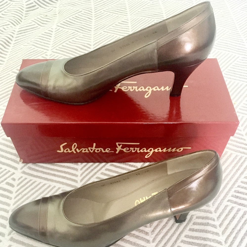 👠Vintage rainbow Salvatore Ferrgamo heels